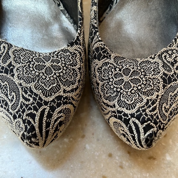 **SOLD** CARLOS by Carlos Santana Heels - Picture 8 of 9